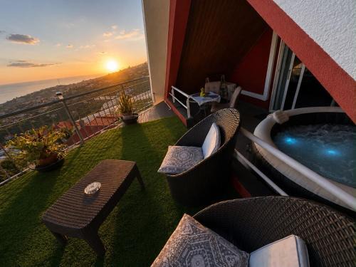 Canhas Apartment | Studio privado com vista mar e montanha