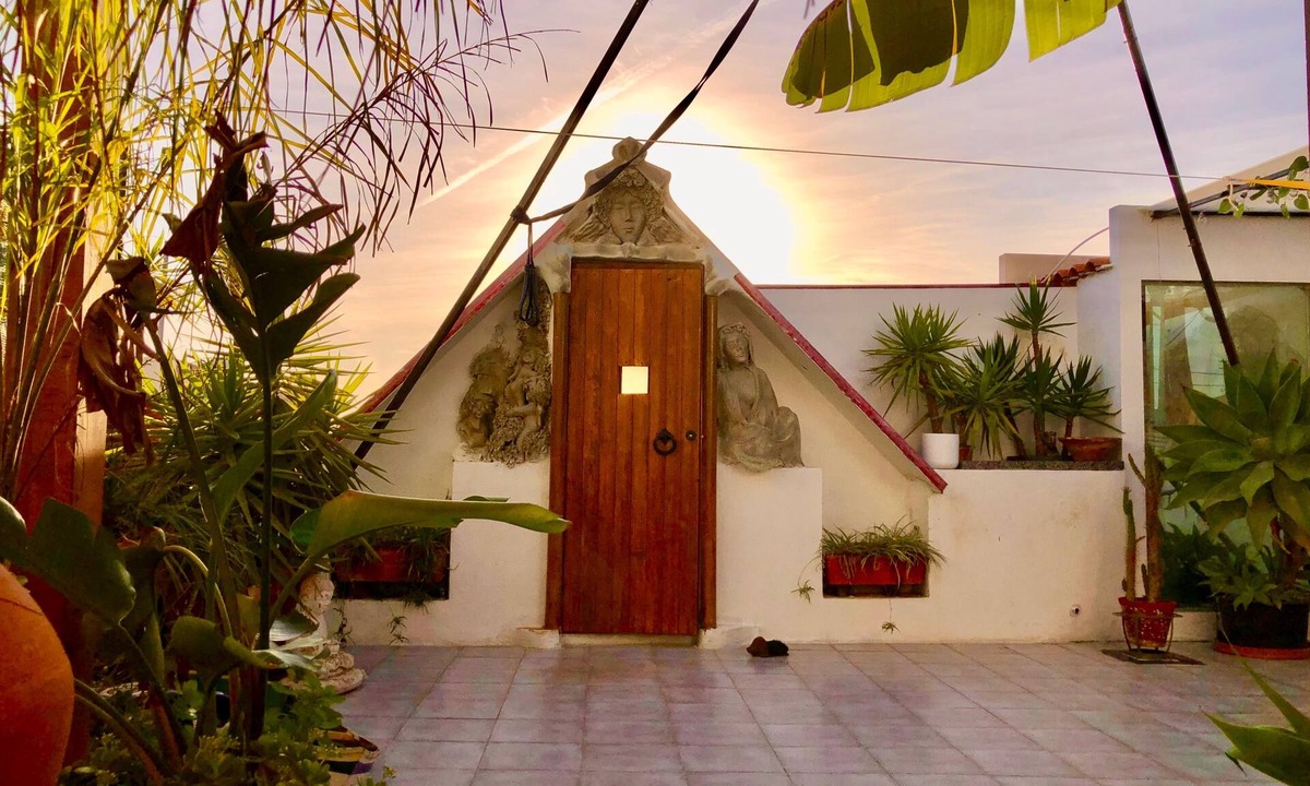 Mexilhoeira Grande Apartment | Studio Sleeps 2 with Free Parking