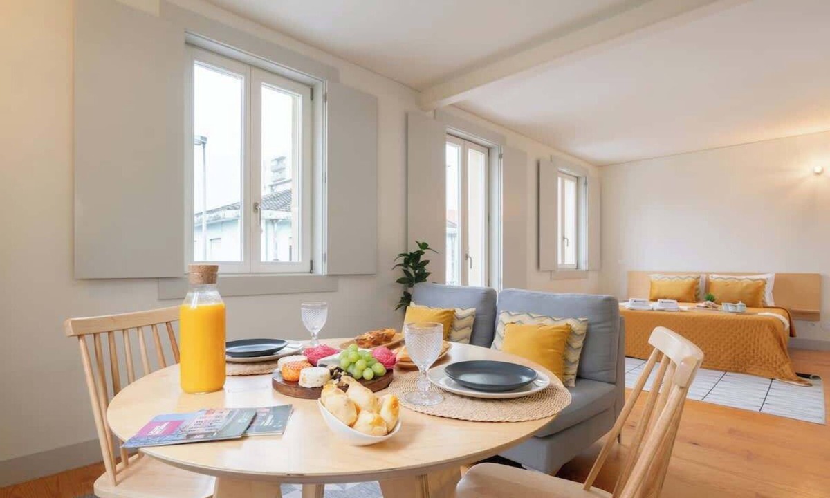 Guimaraes Apartment | Studios & Spacious T4 with Garden by HostWise