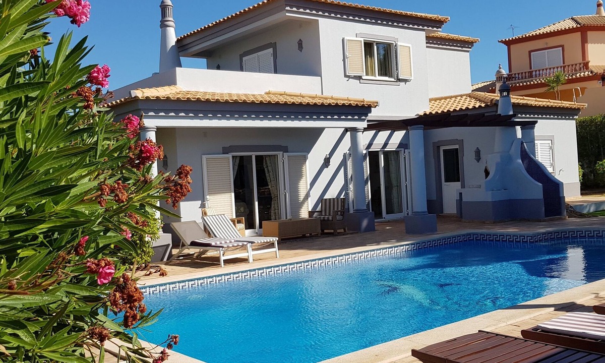 Estombar Villa | Stunning, Luxury Villa With Private Heatable Pool and Garden