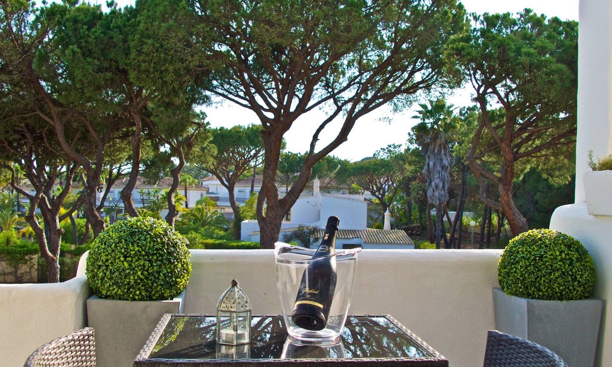 Vale do Garrao House | Stylish Vale do Garrão Townhouse, Sleeps 6 Near Beach, and Golf