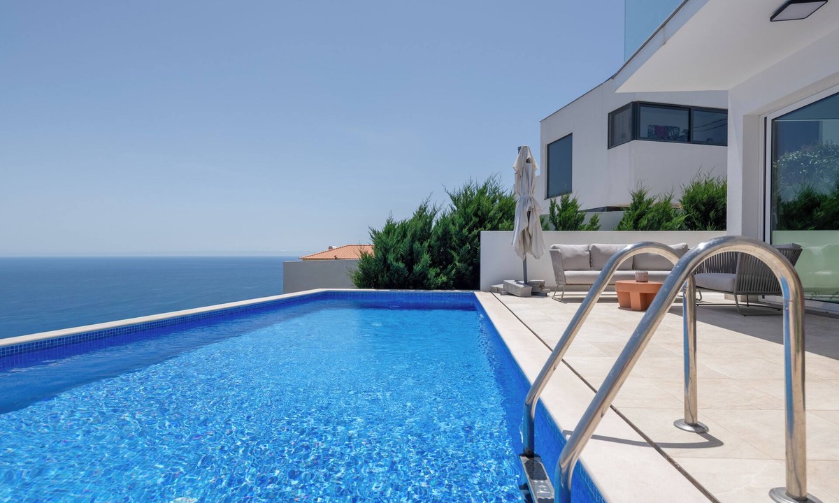 Estreito da Calheta Villa | Sunny Ocean View Villa - Calma