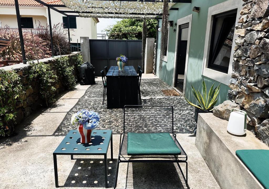 Tabua Villa | THE L lodge, ocean view private garden Cottage