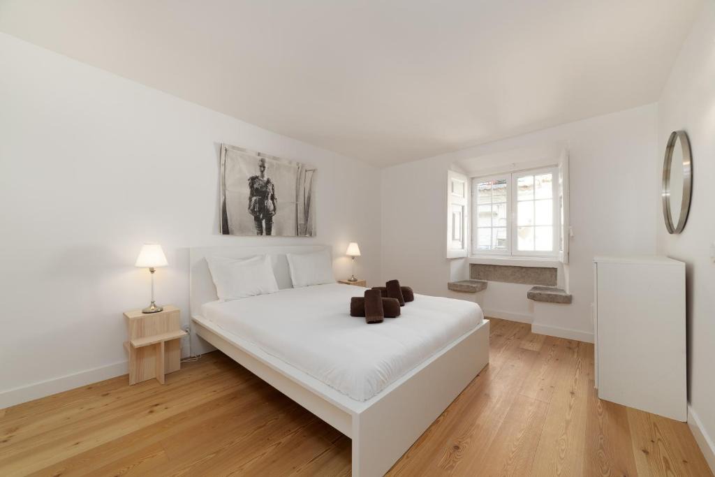 Encarnacao Apartment | Unique 2 Bdr Apartment in the heart of lisbon