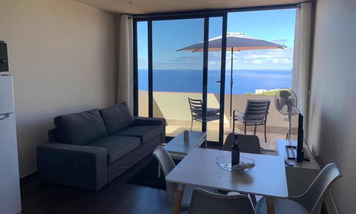 Estreito da Calheta Villa | Villa Pinheira I, two bedrooms and sea view
