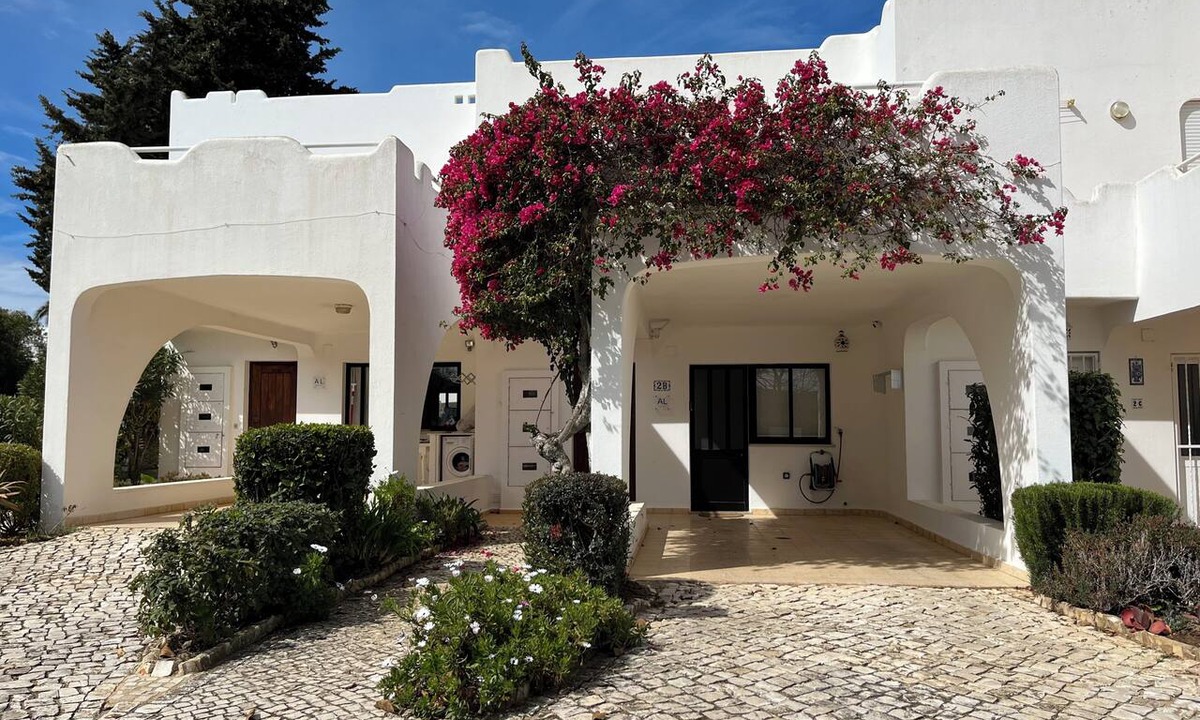 Lagoa House | Vila Gaivota - Alcatraz House (the bird)