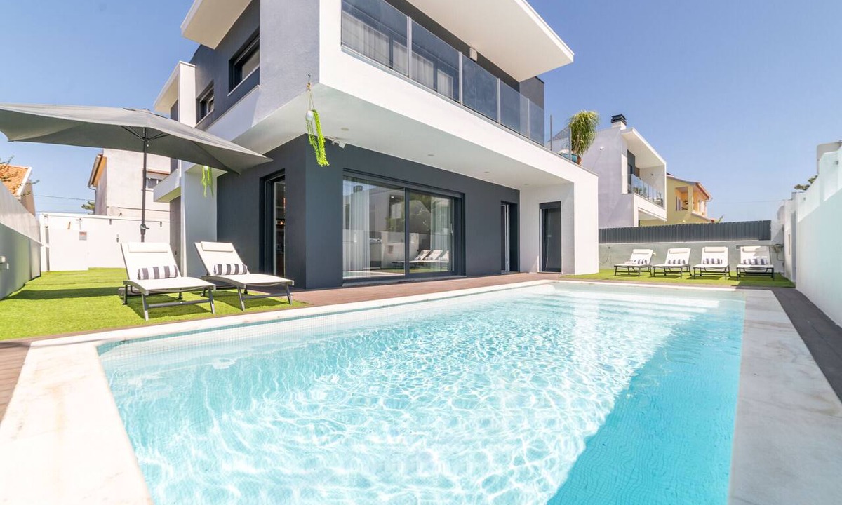Charneca de Caparica e Sobreda Villa | Villa Alva - Contemporary holiday villa on Lisbon Coast, private pool and free air conditioning
