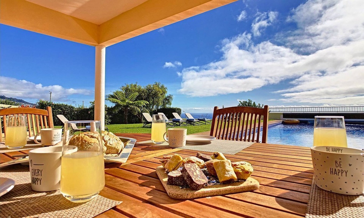 Estreito da Calheta House | Villa Baradaye - Four Bedroom House, Sleeps 8