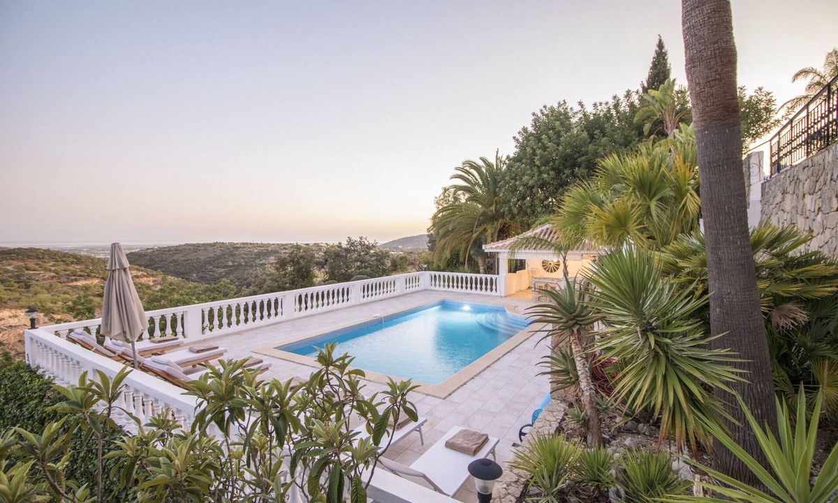 Sao Bras de Alportel Villa | Villa Caribe | 5 Bedrooms | Panoramic Views | São Brás