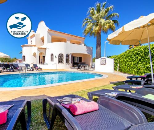 Gale Villa | Villa Morais - Refúgio em família com piscina aquecível e BBQ - Galé, Albufeira
