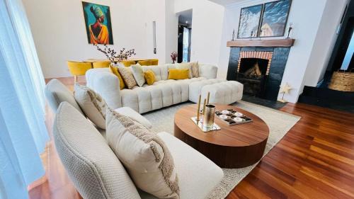 Castelo Villa | Villa Pinheirinhos - Enjoy the Nature & Wild Beaches of Sesimbra!