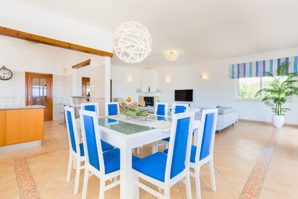 Luz Villa | Villa Zinha