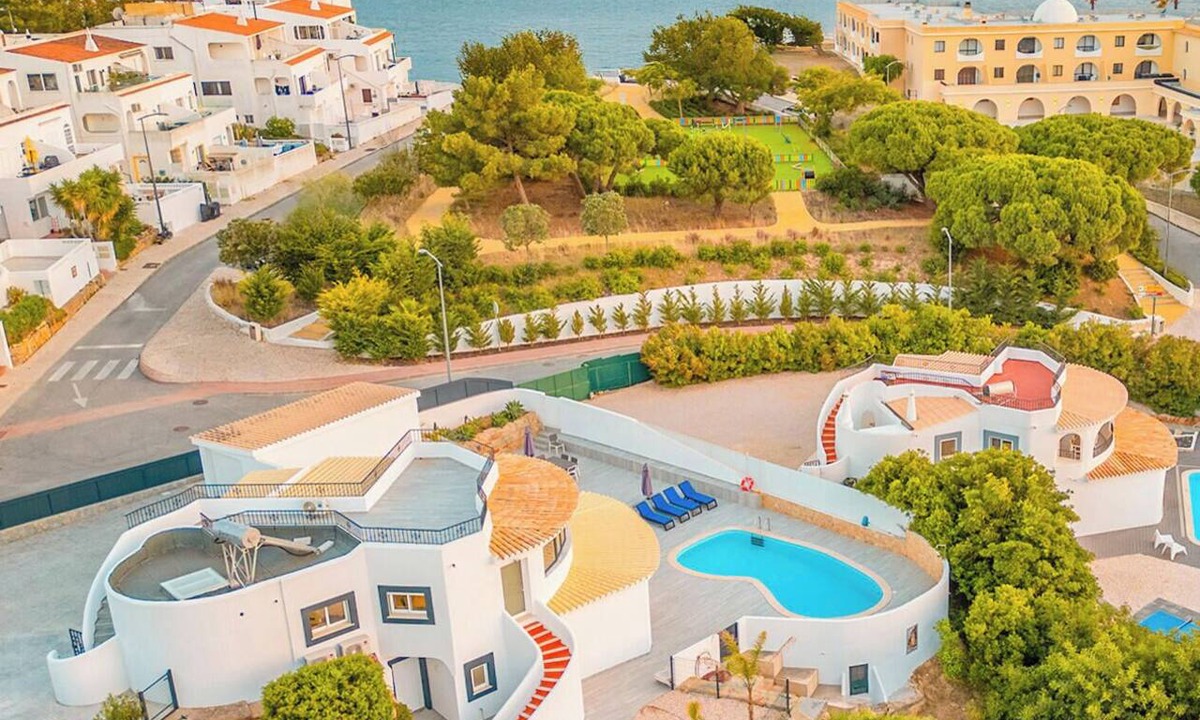 Vale de Centianes Villa | Villas with 2 Heatable Pools & BBQ