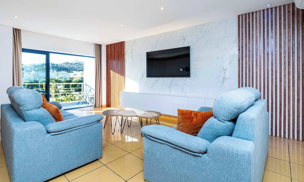 Albufeira Condo | *Wide Penthouse Marina resort club + pool view*