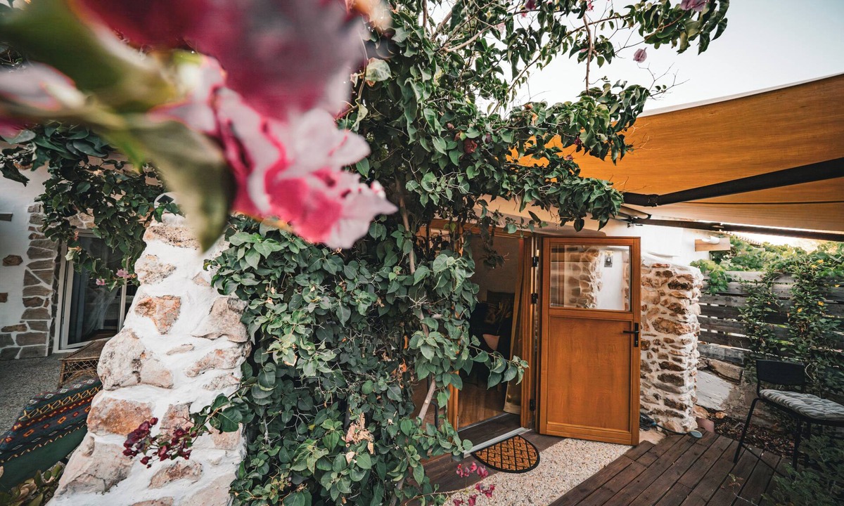 Monte Judeu Cottage | You'll love this renovated traditional Portuguese stone cottage (near Lagos.)