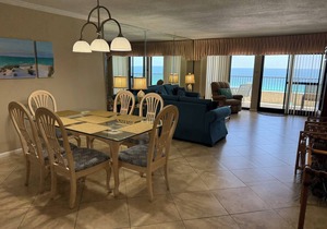 "Breakers East 703"~Gulf Front 2BR/2BA Beach setup included in Destin