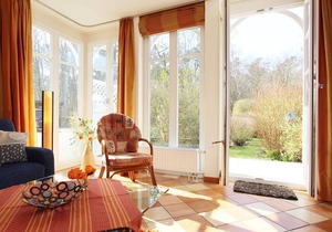 Comfortable vacation apartment with covered terrace and garden in Kühlungsborn - in Kühlungsborn