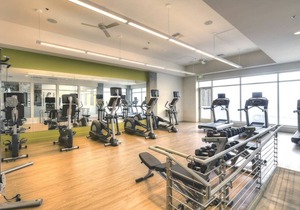 Epic Penthouse · Roof Top Gym & Pool · City Views & Balcony in Charlotte