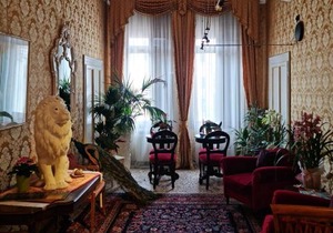 Friendly Venice Suites in Venice