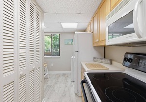 Multi Level, Island Club, Oceanfront Complex, Great Amenities, Lagoon View, Balcony, Pool, Tennis in Hilton Head Island