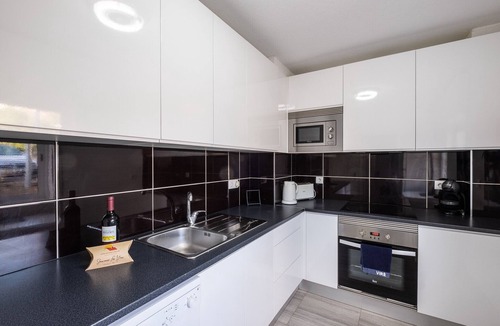 Correeira Apartment | #002 Donalds Flat by Home Holidays