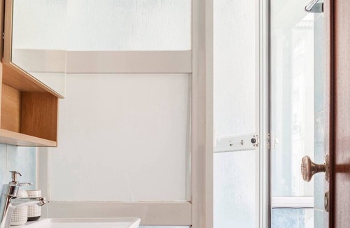 Linda-a-Velha Apartment | 2 apartments for 8 people with terrace and solarium in Lisbon