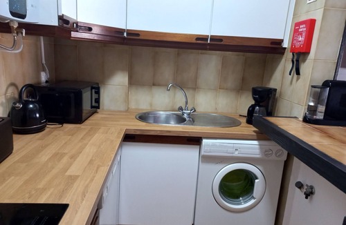 Ameijeira Apartment | 2-Bedroom Sea View Apartment with Pool & Wi‑Fi — 2 min Walk to Praia Dona Ana