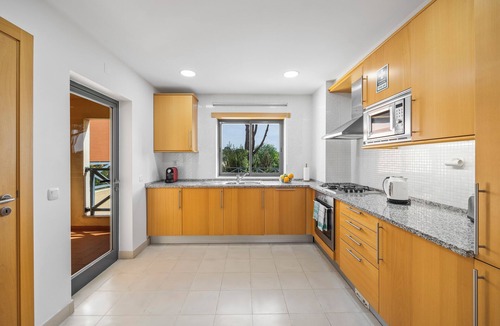 Montechoro Apartment | 2 Bedroom with pool in Albufeira (PC-35-F)