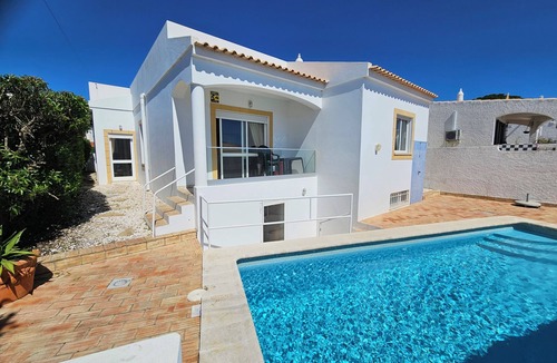 Espiche Villa | 3-bedroom single storey sea view villa with private pool