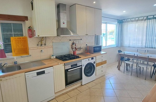 Charneca de Caparica e Sobreda Villa | 5-bedroom villa, private pool, near the beach and Lisbon (WI-Fi)