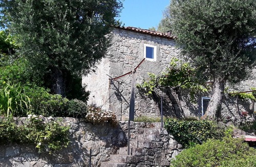 Calheiros House | 7 km from Ponte de Lima: Rural vacation rental with a pool and a garden offering an incredible view