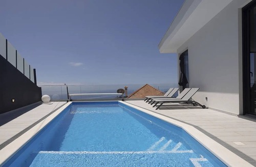 Arco da Calheta Villa | A&M House III - Luxury Holidays Home