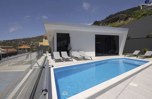 Arco da Calheta Villa | A&M House III - Luxury Holidays Home