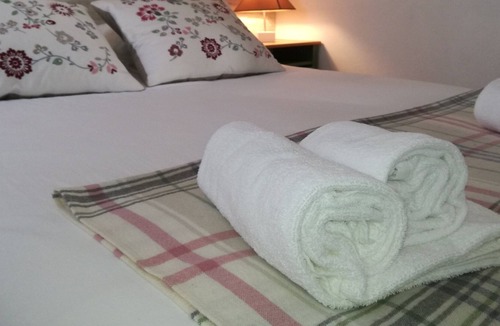 Lamas Villa | A Montejunto Villa - Casa do Mocho w/ shared outdoor pool, Free WiFi
