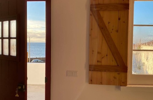 Povoacao House | "Água e Sal" - Seafront House, with Garden and independent Suíte.