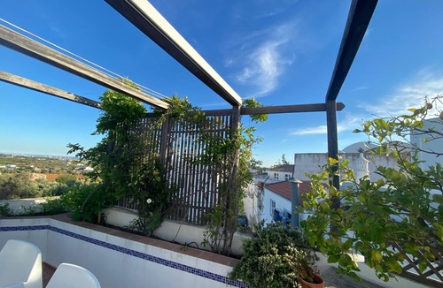 Boliqueime House | Algarve Rooftop Escape 3BR Falésia Beach 15 Min