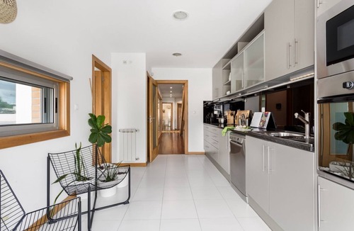 Nogueira Apartment | ALTIDO - Casa Elegante c/Varanda & 2 Terraços no Porto