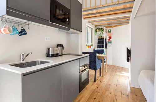 Algueirao - Mem Martins Apartment | ALTIDO Homey 1-bed flat