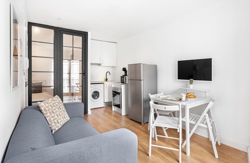 Sacramento Apartment | ALTIDO Modern 2-BR Flat in Perfect Centre