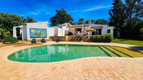 Alcalar Villa | Alvor Private Pool Villa with Large Garden & Peace