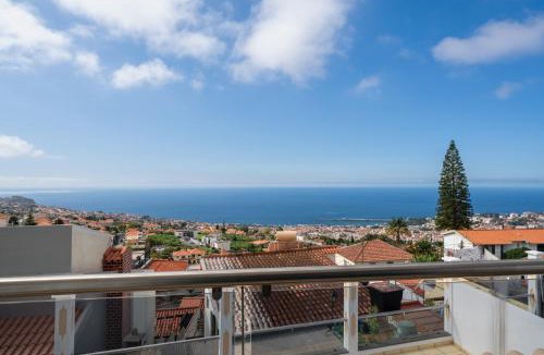 Monte Villa | Amazing sea views over Funchal Atlantic Sunrise
