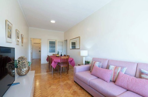 Santa Marinha Apartment | Anna´s Flats | City View by HostWise
