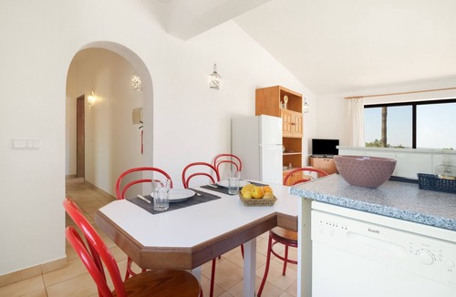 Silves Apartment | Apartment 'One Bedroom 3' with Shared Pool, Wi-Fi and Air Conditioning
