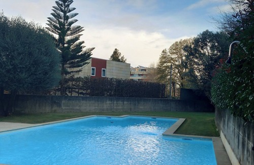 Portela Condo | Apartamento Exclusivo com Jardim e Piscina Privada!
