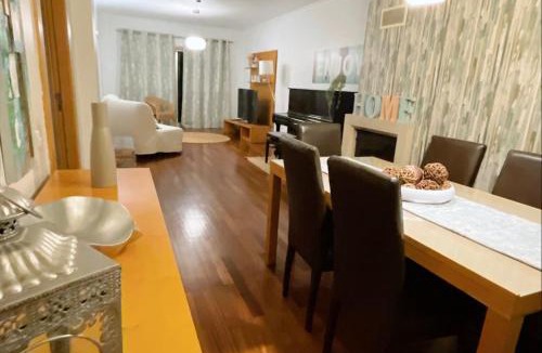 Campo e Sobrado Apartment | Apartamento Familiar T3 em Valongo com Terraço Privativo e Churrasqueira