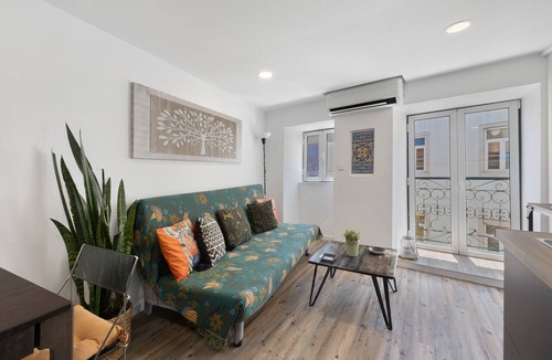 Santa Engracia Apartment | Apartment Alfama Travel in the Heart of Lisbon and near the Harbour.
