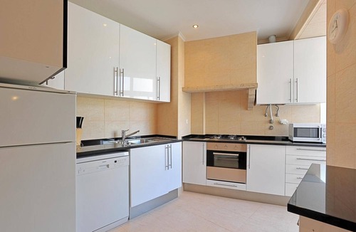 Sao Jorge de Arroios Apartment | Apartment 'Almirante 77 - Lisbonbreaks' with Balcony and Wi-Fi