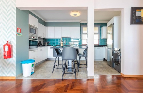 Garajau Apartment | Apartment 'Calandiva' with Sea View, Shared Pool and Wi-Fi
