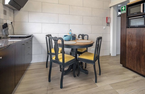 Praia da Vitoria Apartment | Apartment 'Cantinho Da Maresia' with Sea View, Wi-Fi and Air Conditioning