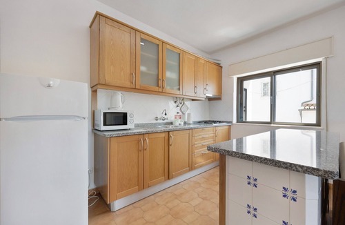 Funchal Apartment | Apartment 'Casa Atlântico nº4' close to the Sea with Shared Pool & Wi-Fi